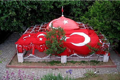 Bayraklı Baba Rahmetullahi aleyh fotoğrafı