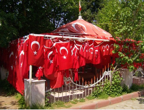 Bayraklı Baba Rahmetullahi aleyh fotoğrafı